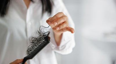 ٥ أسباب لتساقط الشعر بكثرة